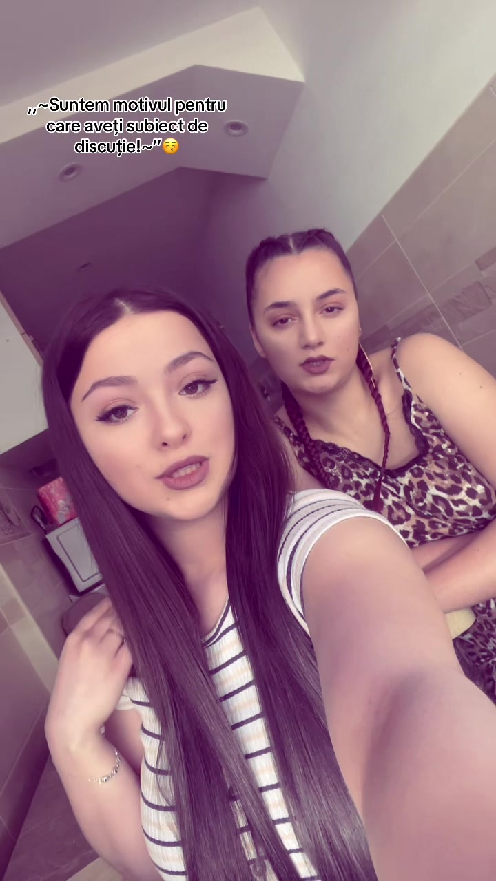 @_denisa_
