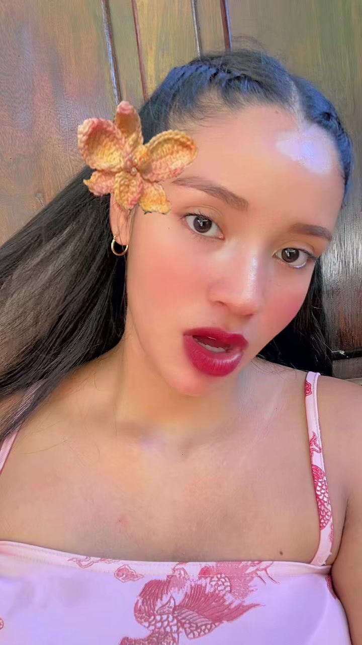 @L u c í A