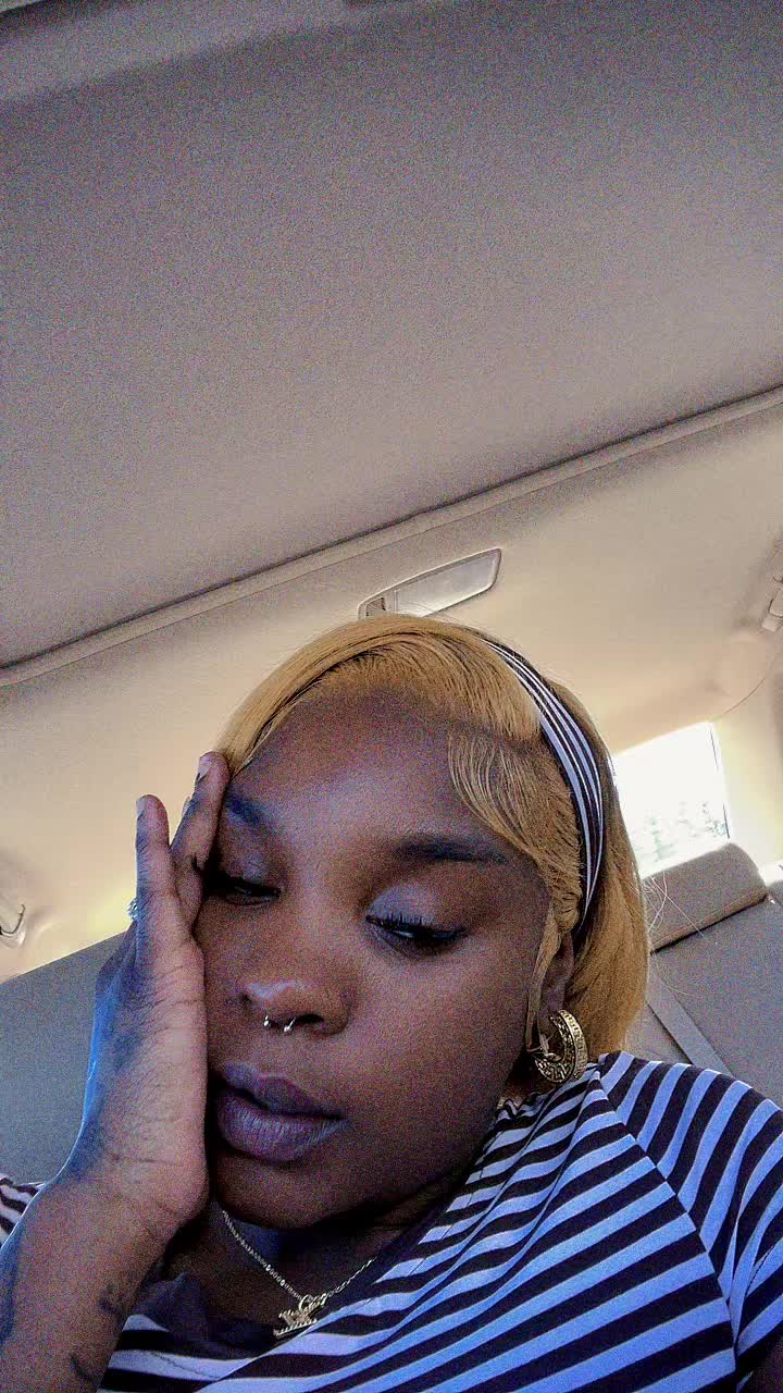 @QueenD🌈♉️