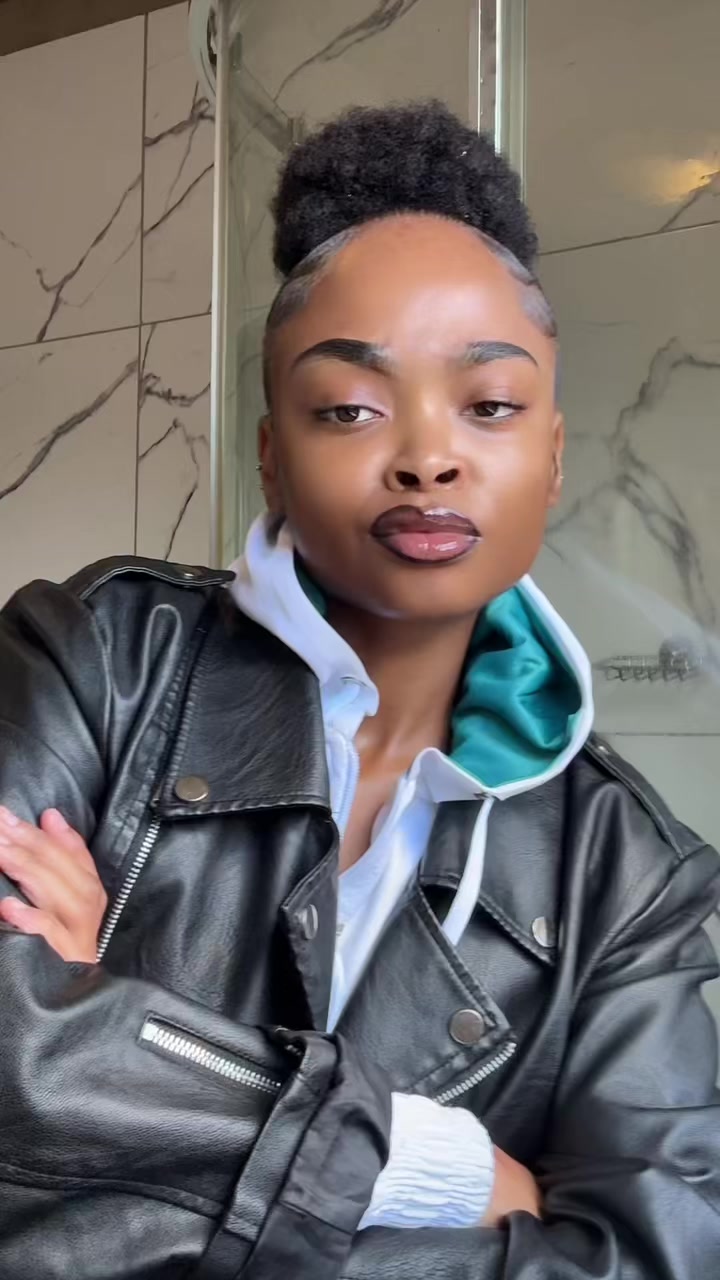 @Unathi Radebe🎭