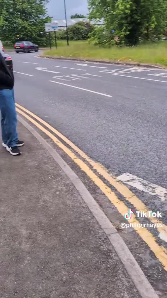 @hullsloopilass