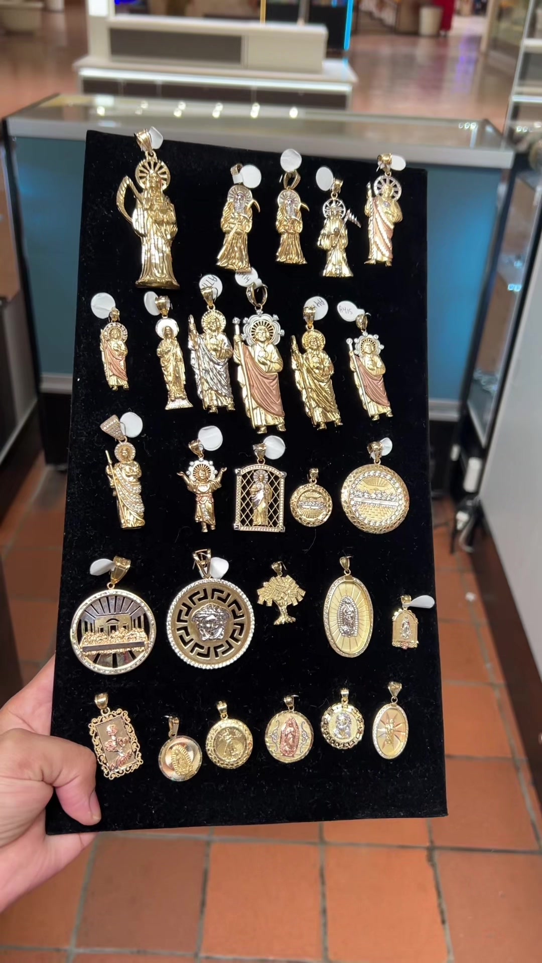 @AliJewelers