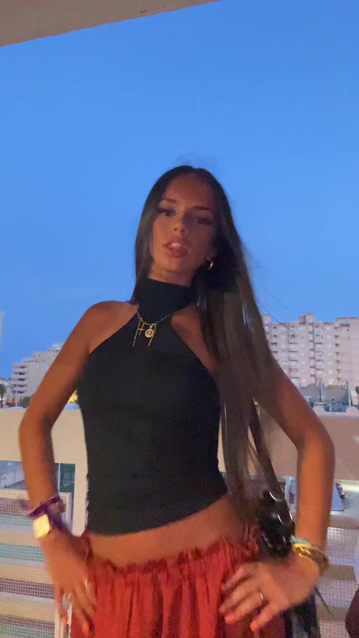 @LARA BLANCO