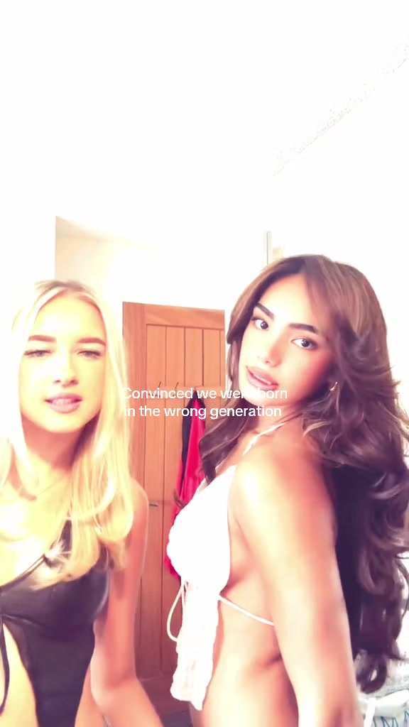 @ellishakarim_