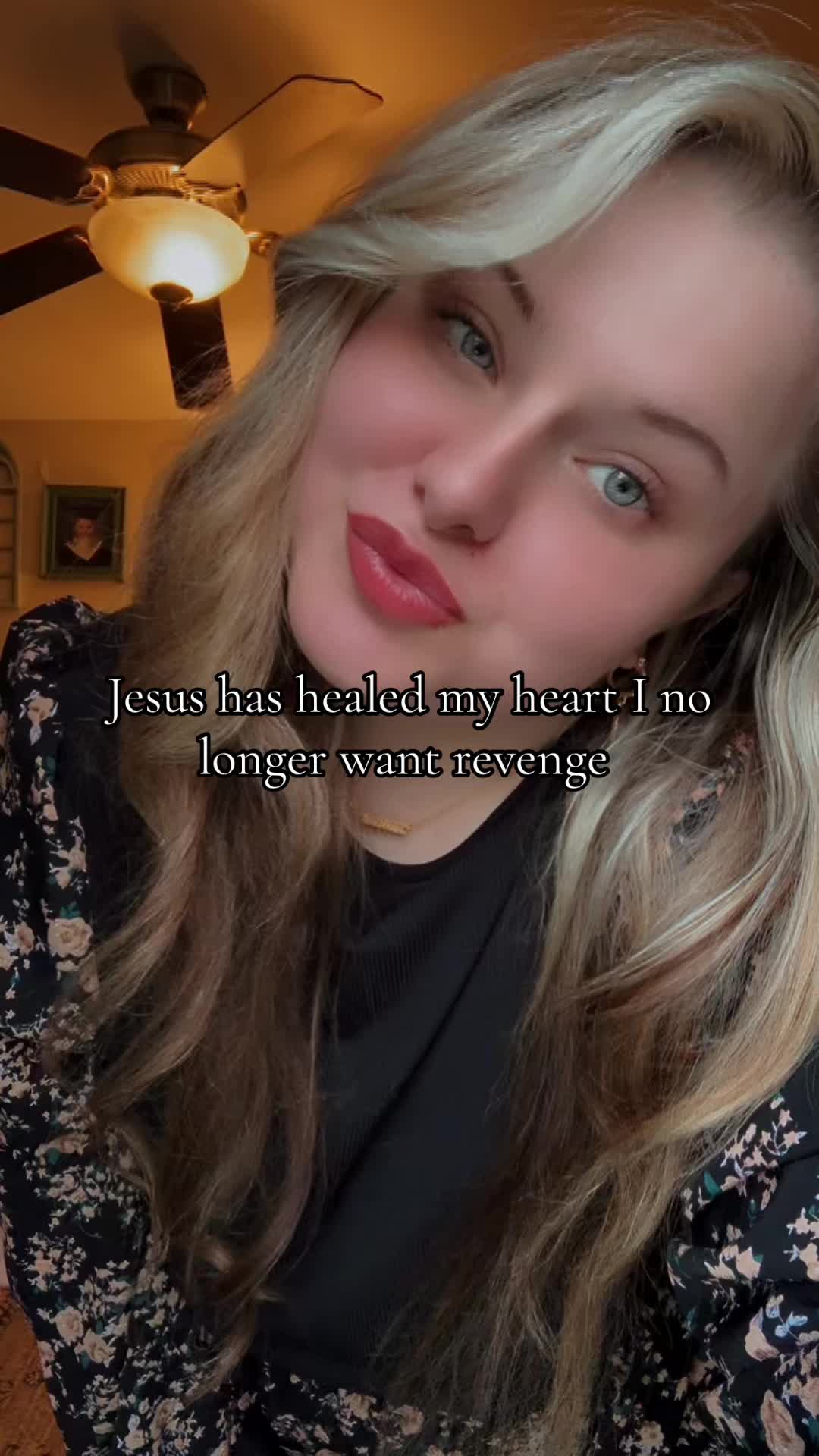 @xhallowedhoney