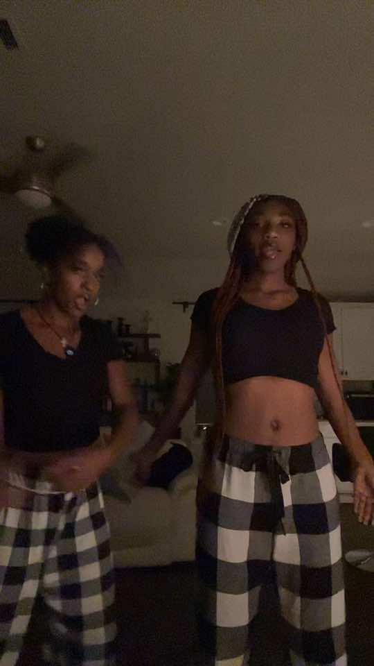@lil_yani_17