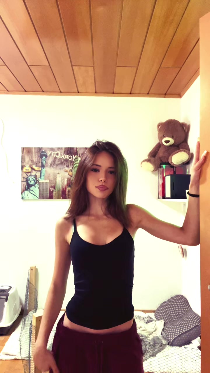 @Leony_8754