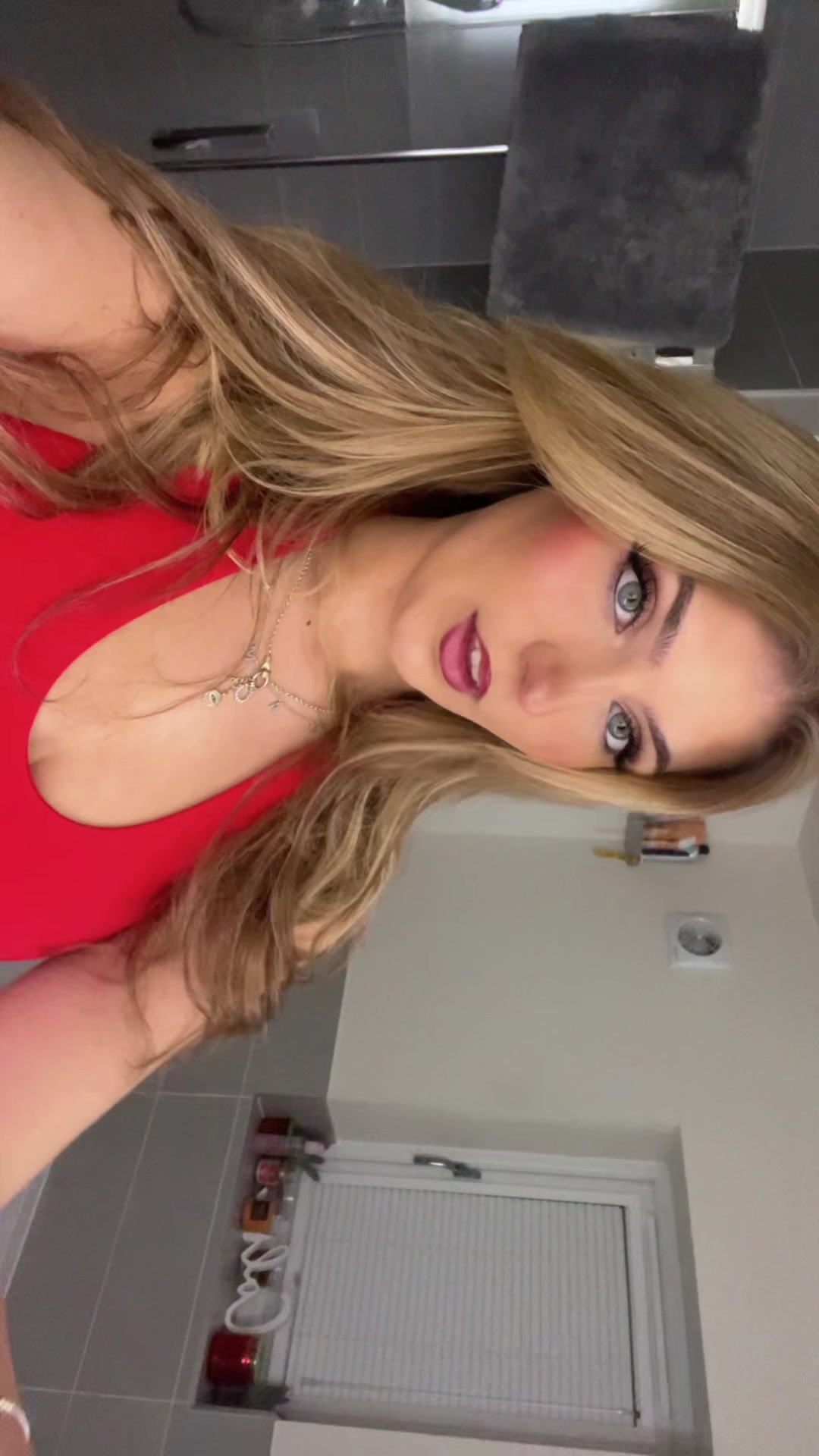 @anniemcl_