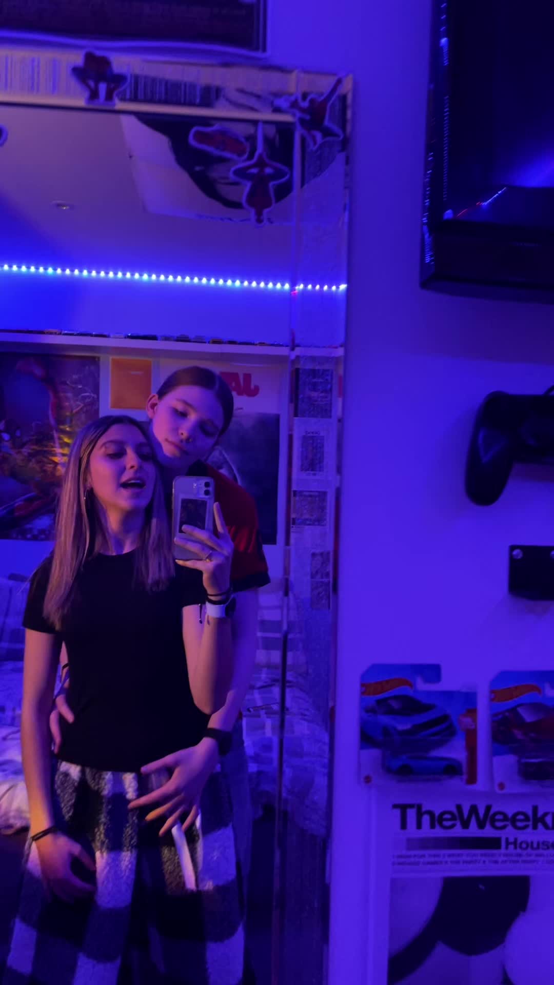 @R 🎱