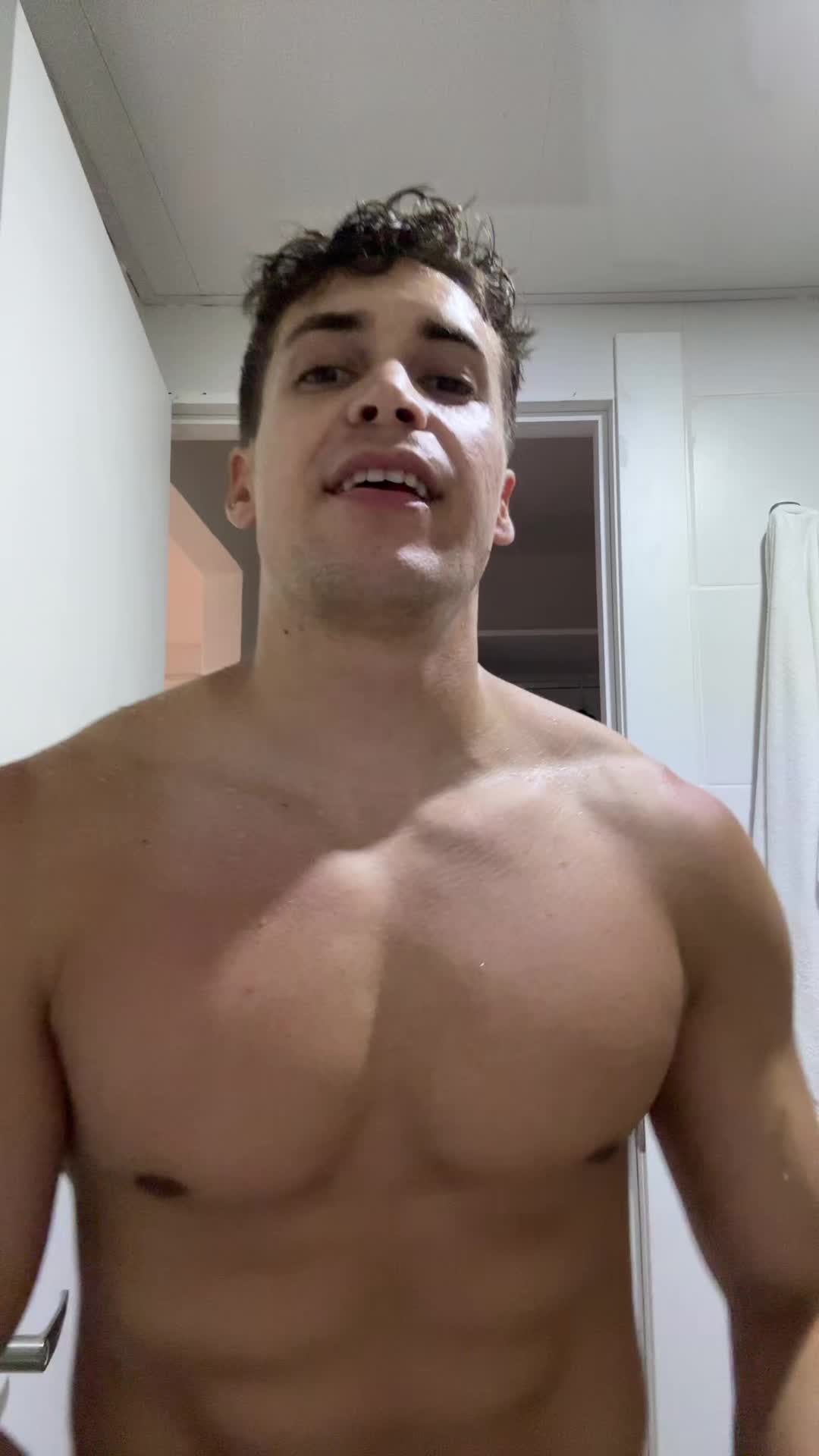 @Emninene
