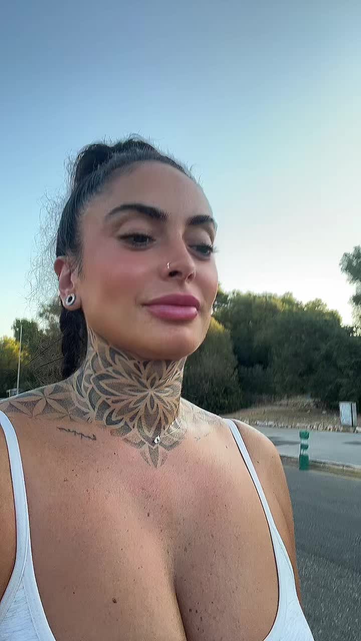 @𝒮 𝒶 𝓇 𝒶✨