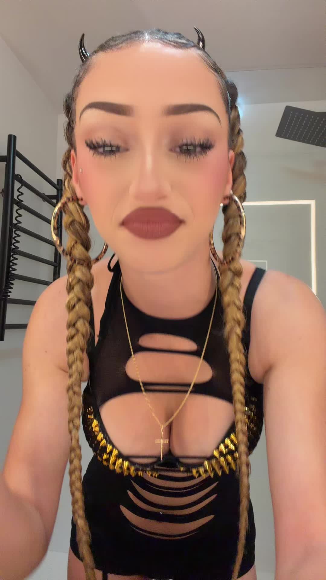 @๐๐๐