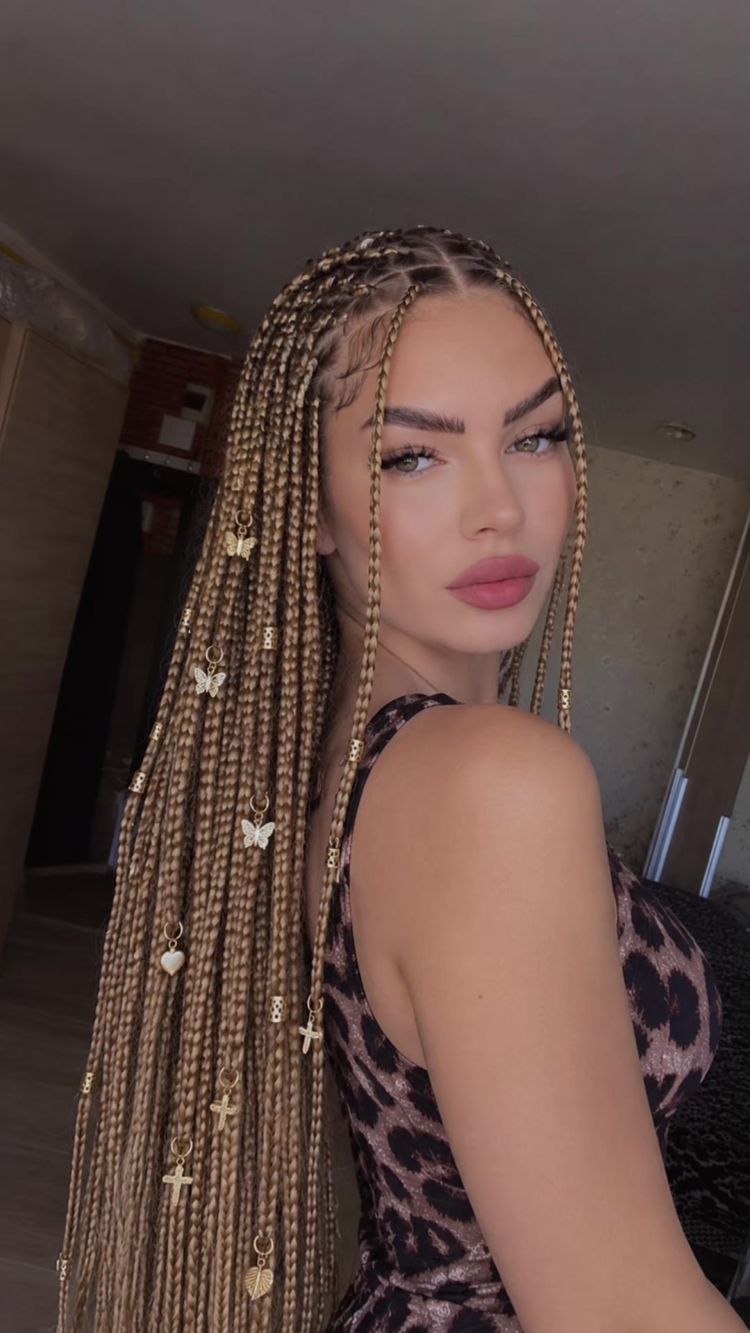 @Ɐ ꓕ Ǝ ꓶ O Ɔ I N 🐆