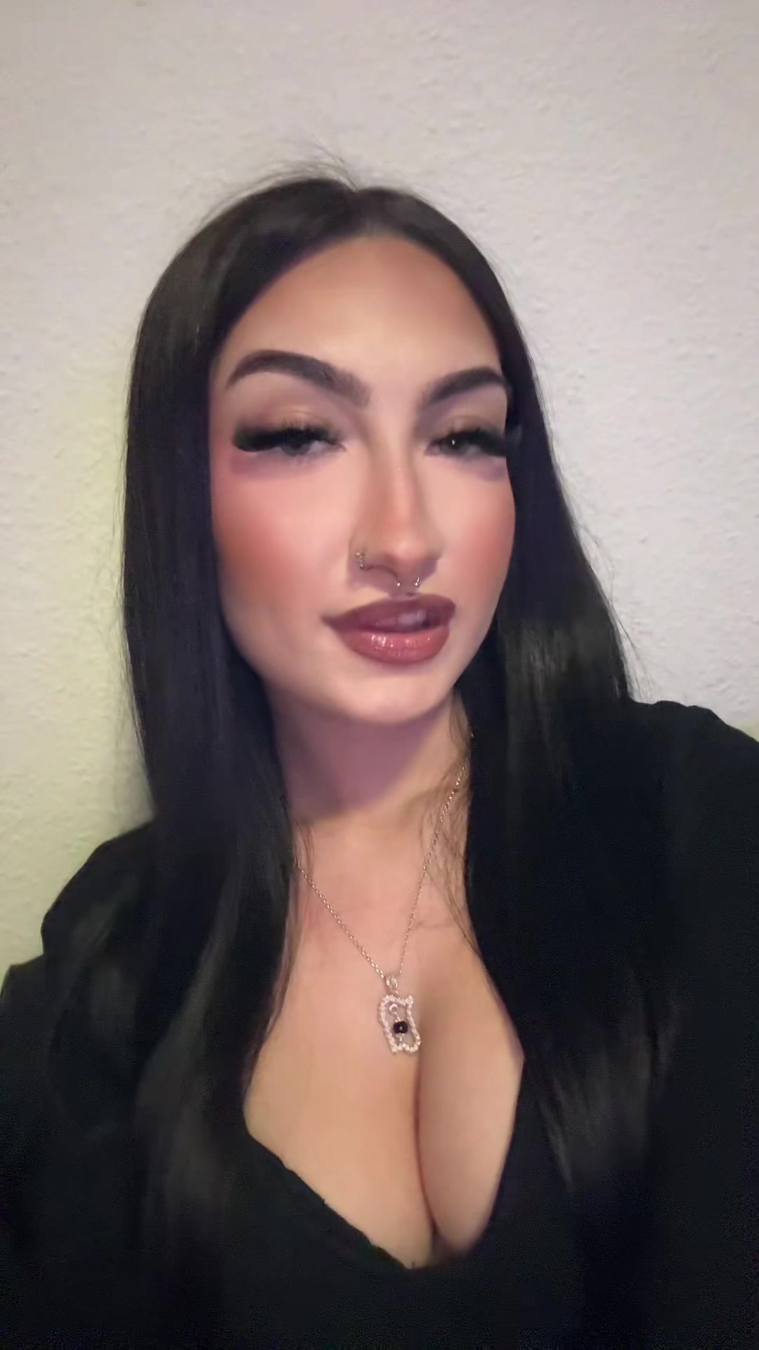 @ᗩᑌᖇOᖇᗩ🖤👸🏻🐈