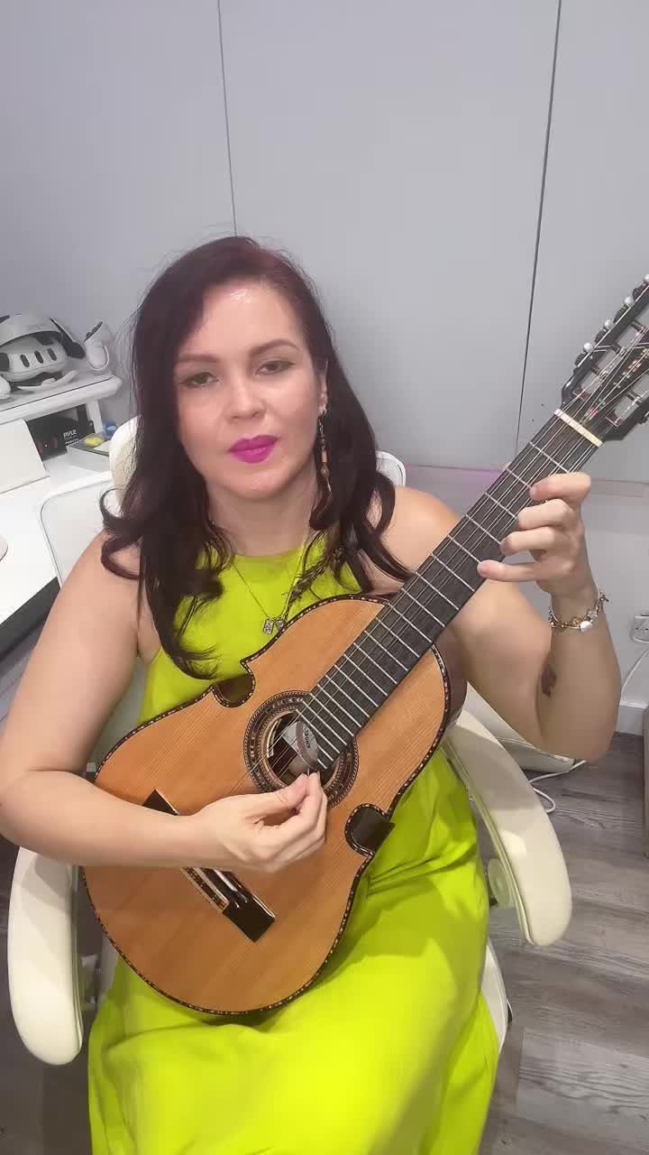 @lacuatrista