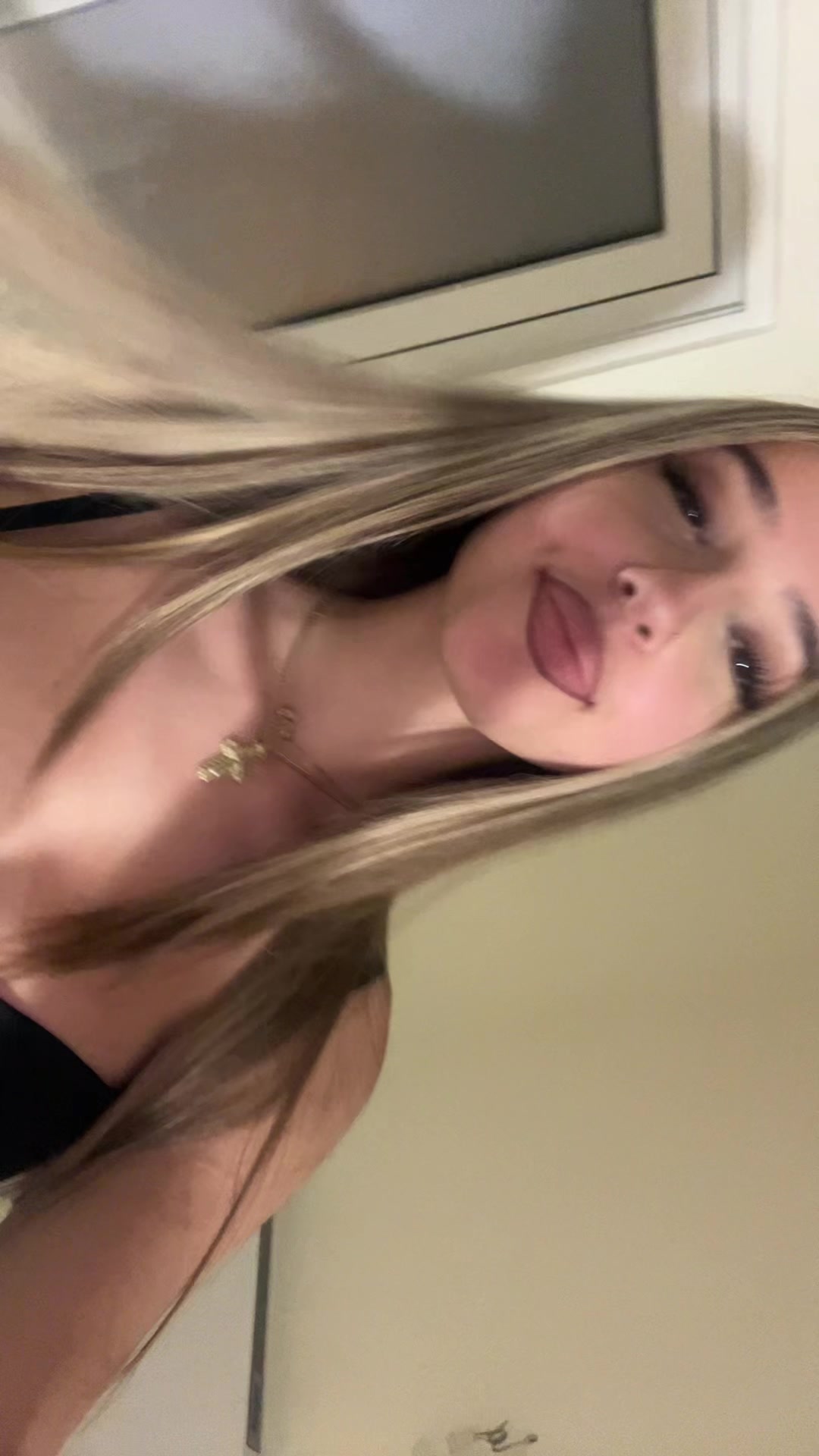 @𝓂𝒶𝓇𝓇