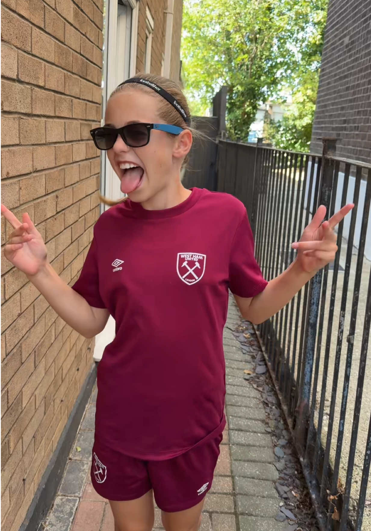 @Daisy does Football