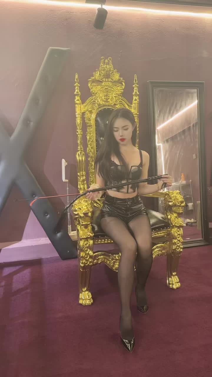 @朵朵女王