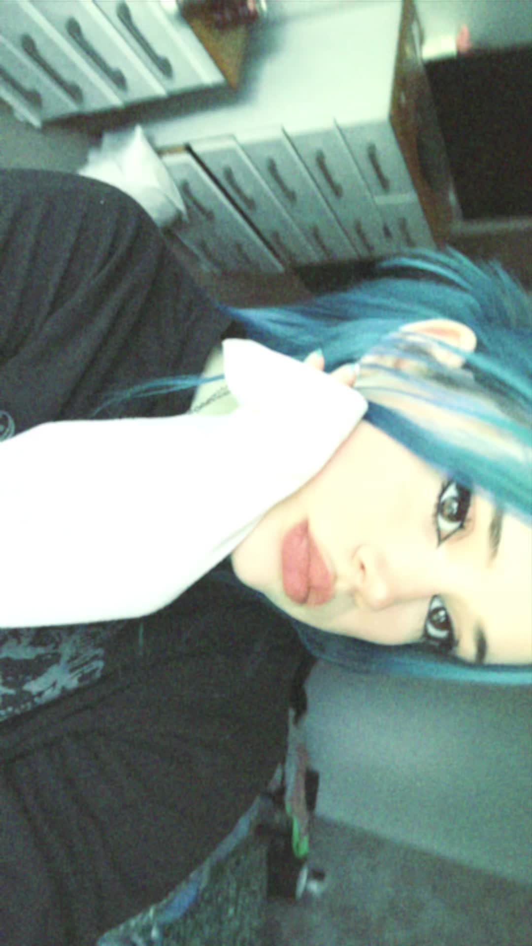 @Becca M <33