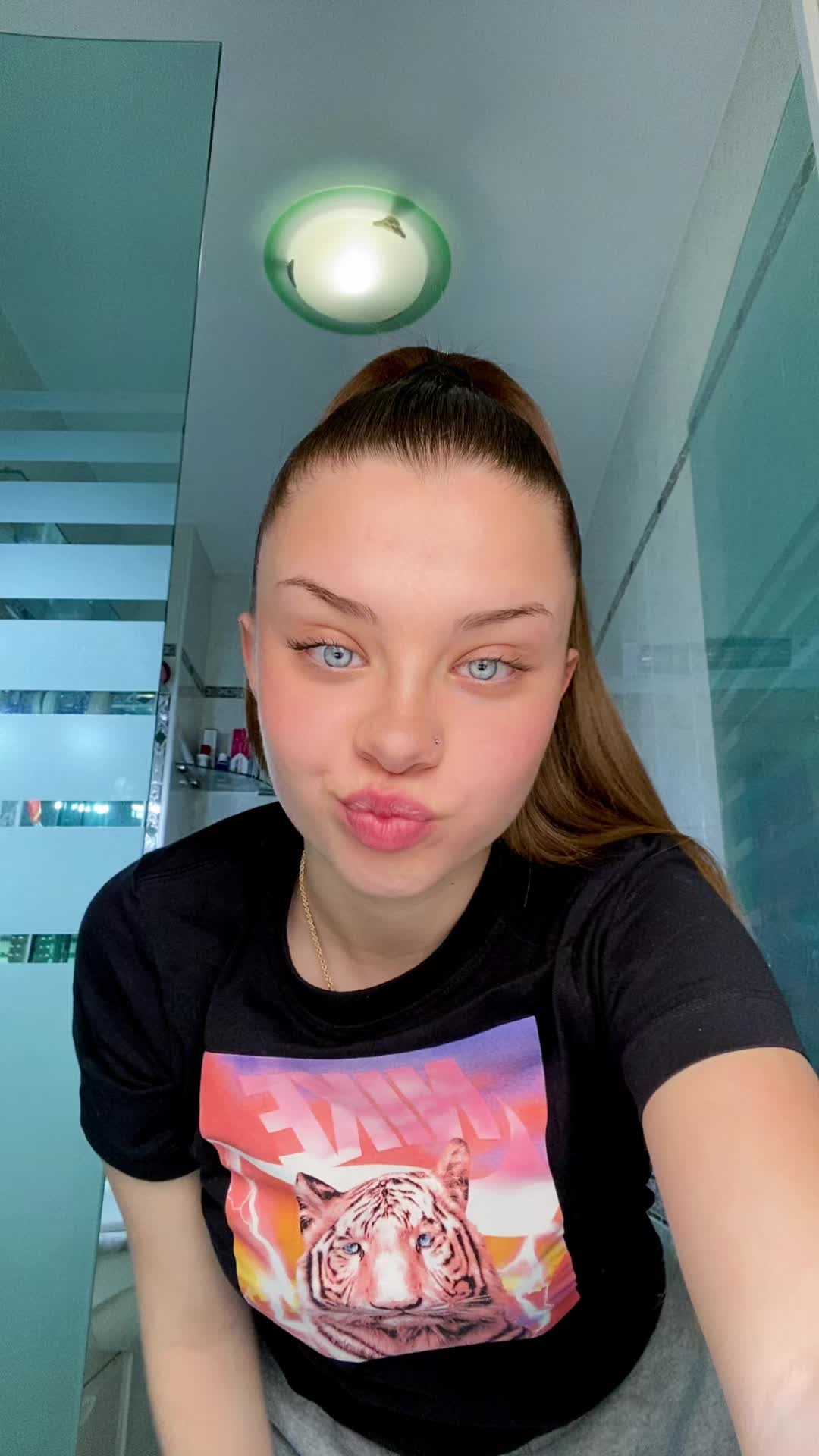 @aalbii