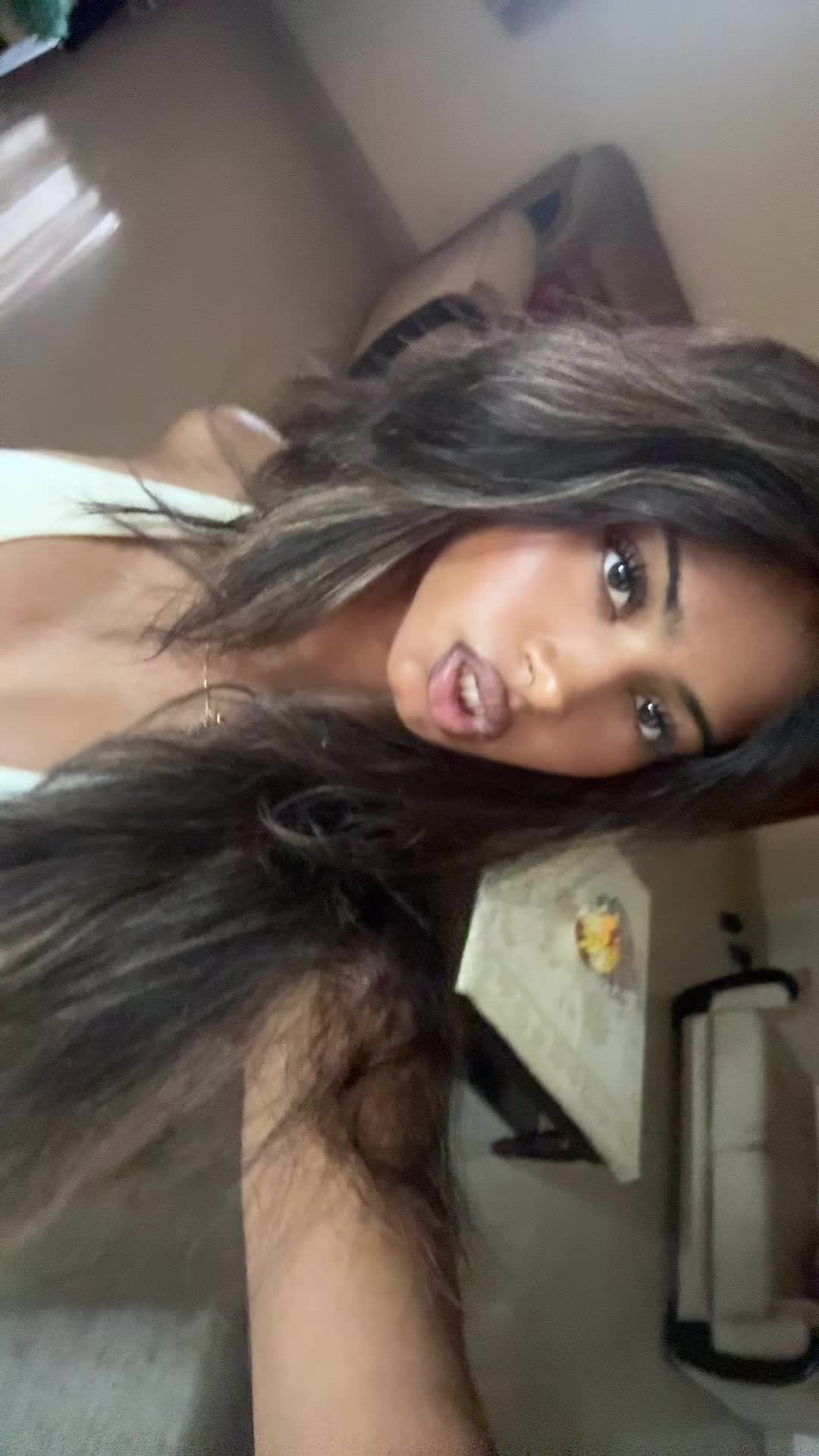 @anika