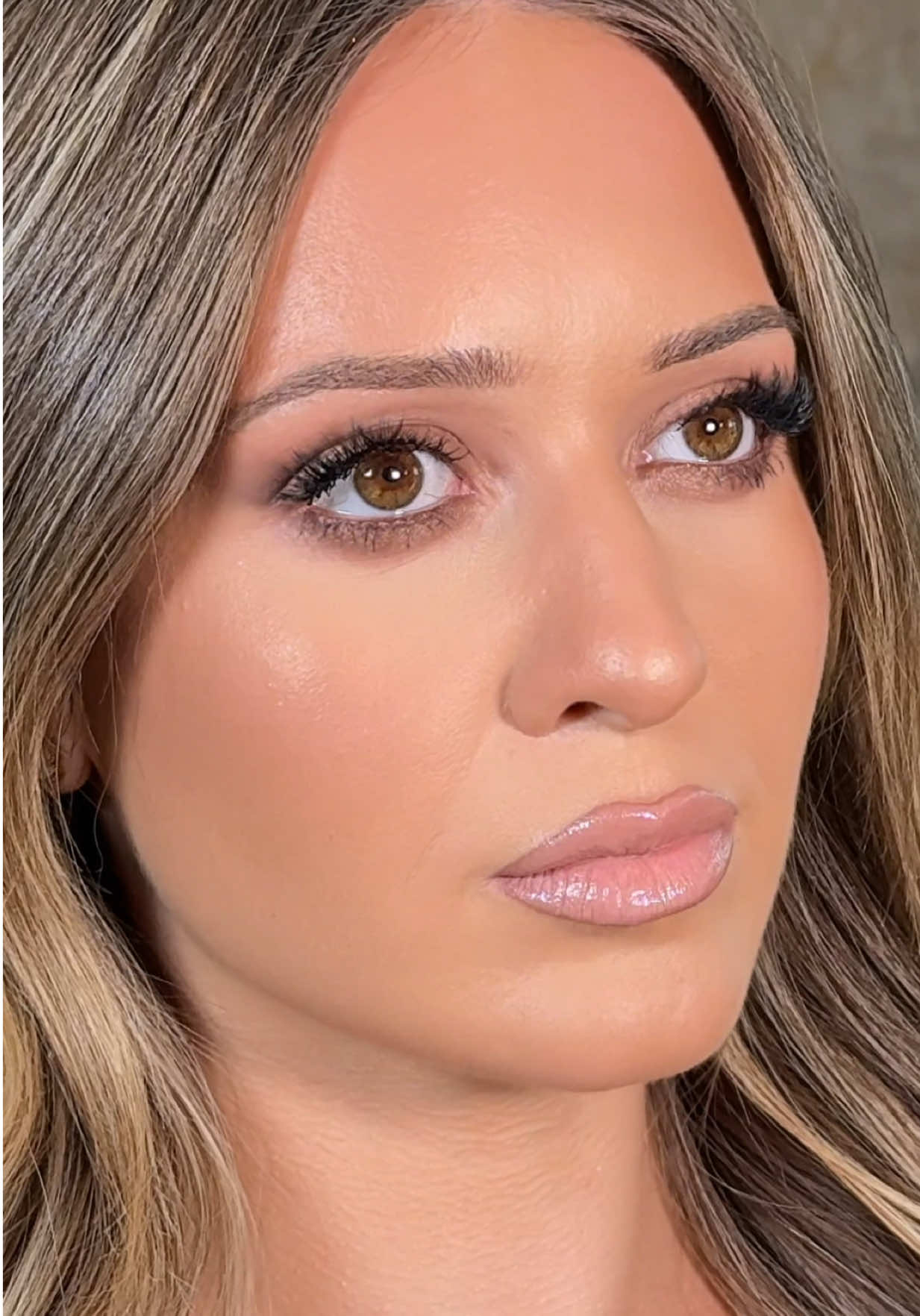 @Una | Makeup artist
