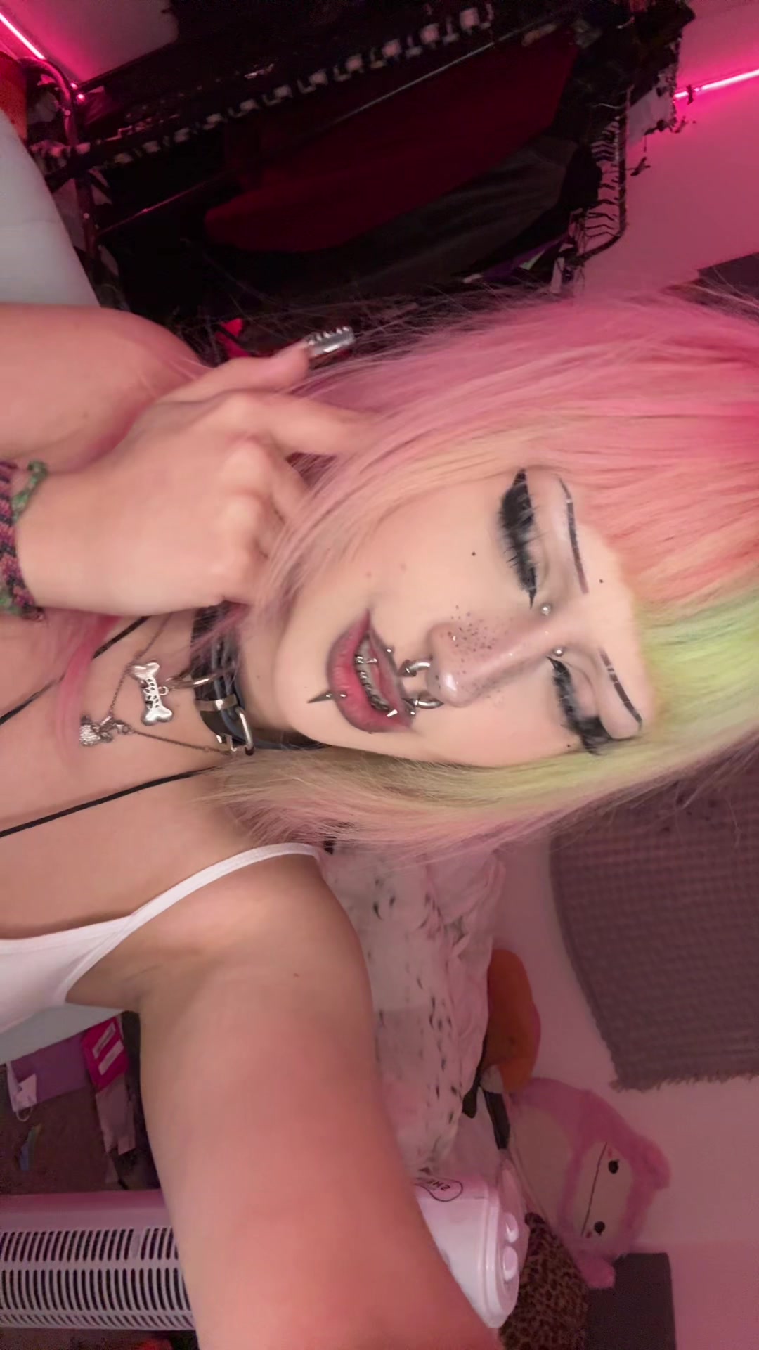 @☣︎