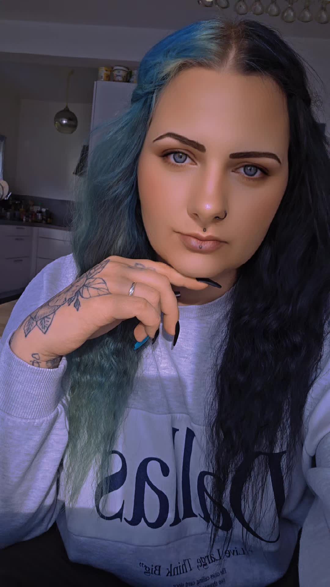 @ThisIsRaveriN