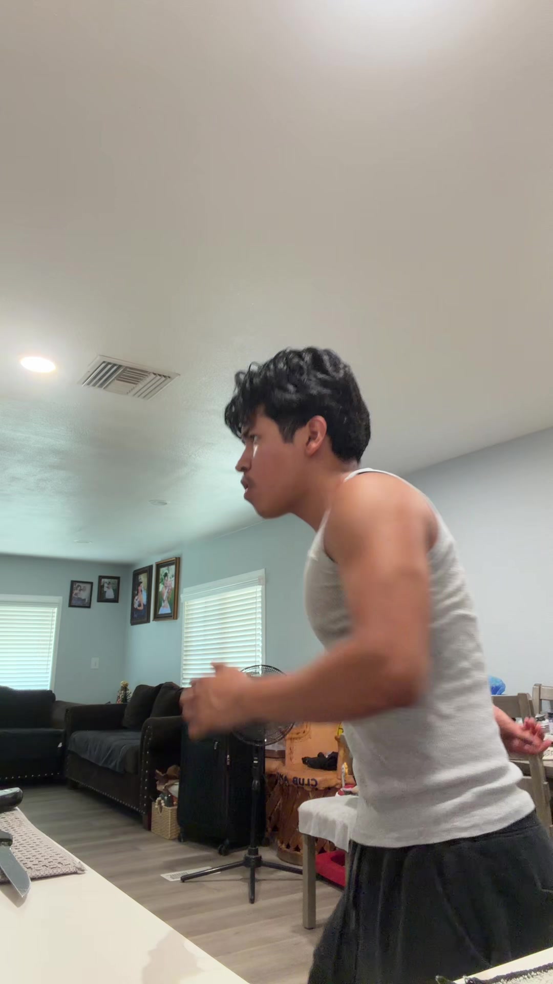 @Uz