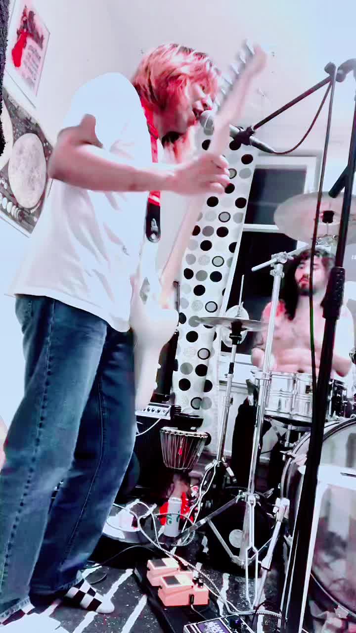 @SMELLS LIKE NIRVANA SE