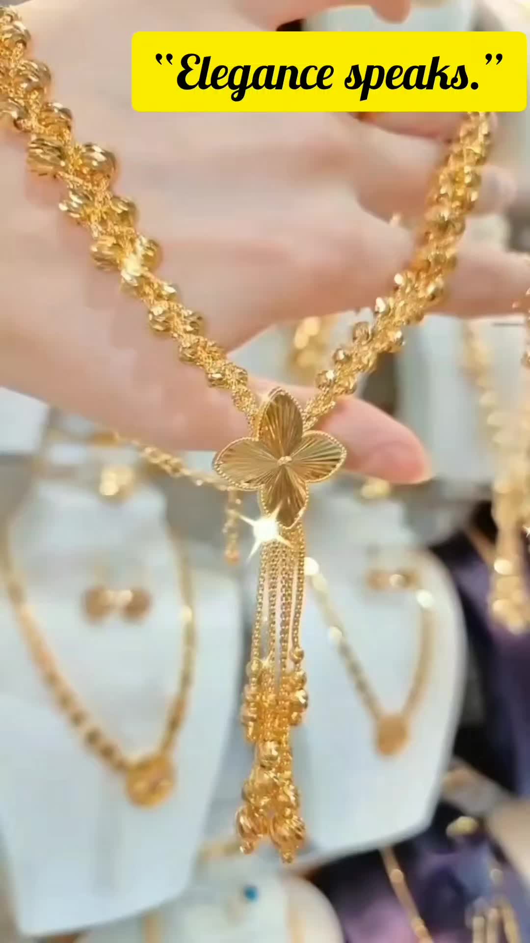 @ᴀʟᴇꜱꜱᴀɴᴅʀᴀ ʟɪᴘᴀʀᴏᴛᴏ ɢʟᴏᴡ ✨💫