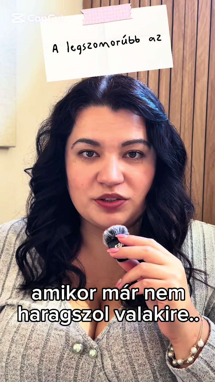 @Bertók Fruzsina - Író📚👩🏻💻