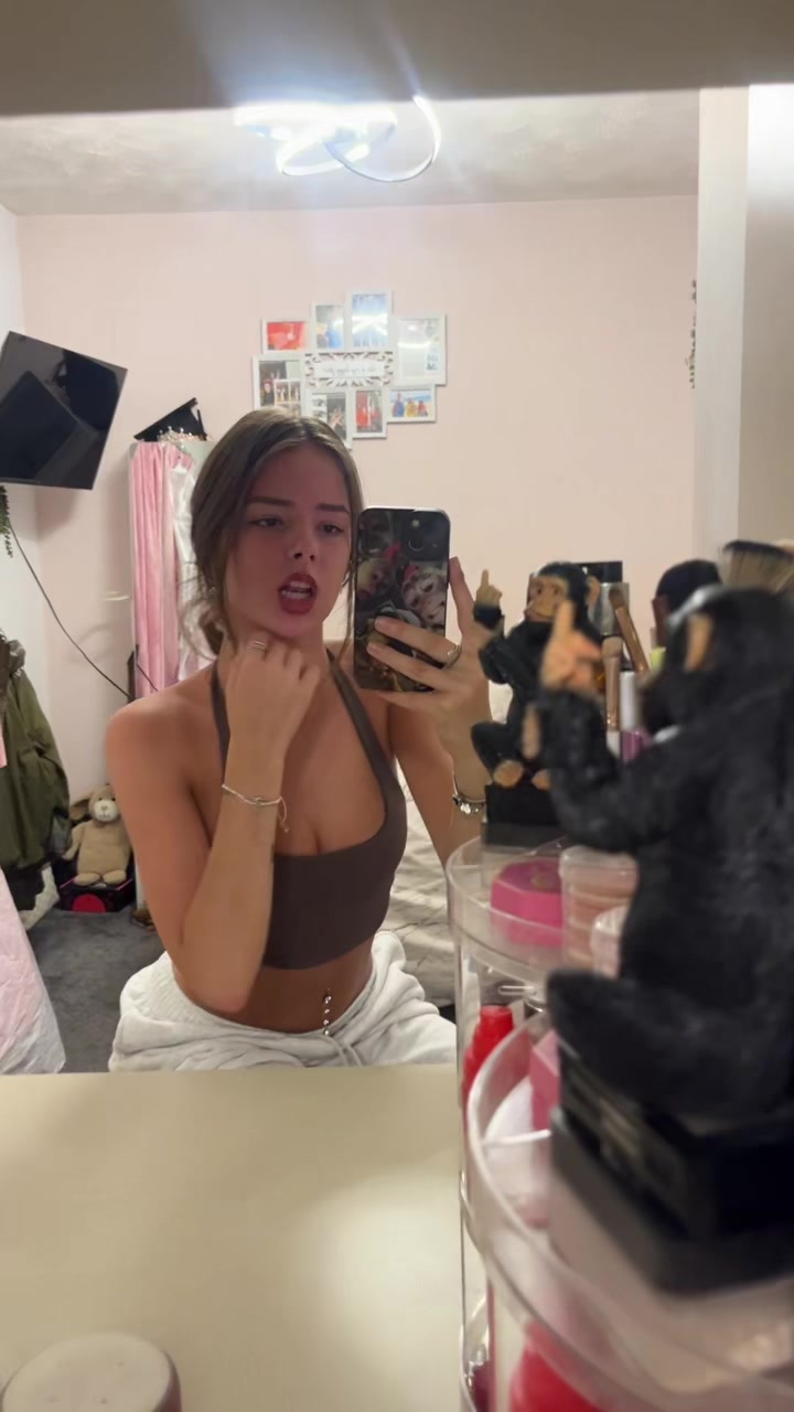 @phoebe x