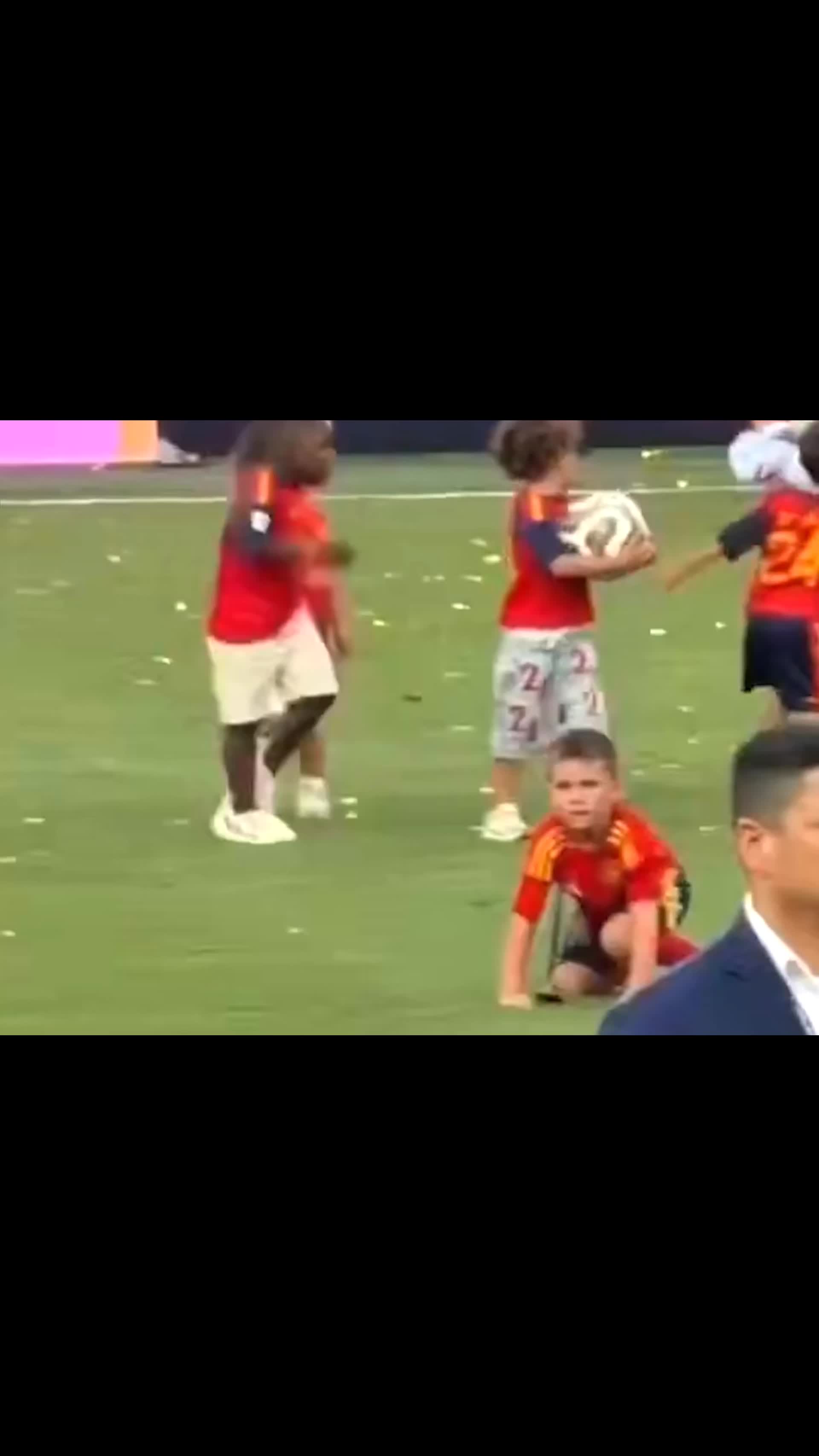 @AROUND of FOOTBALL™