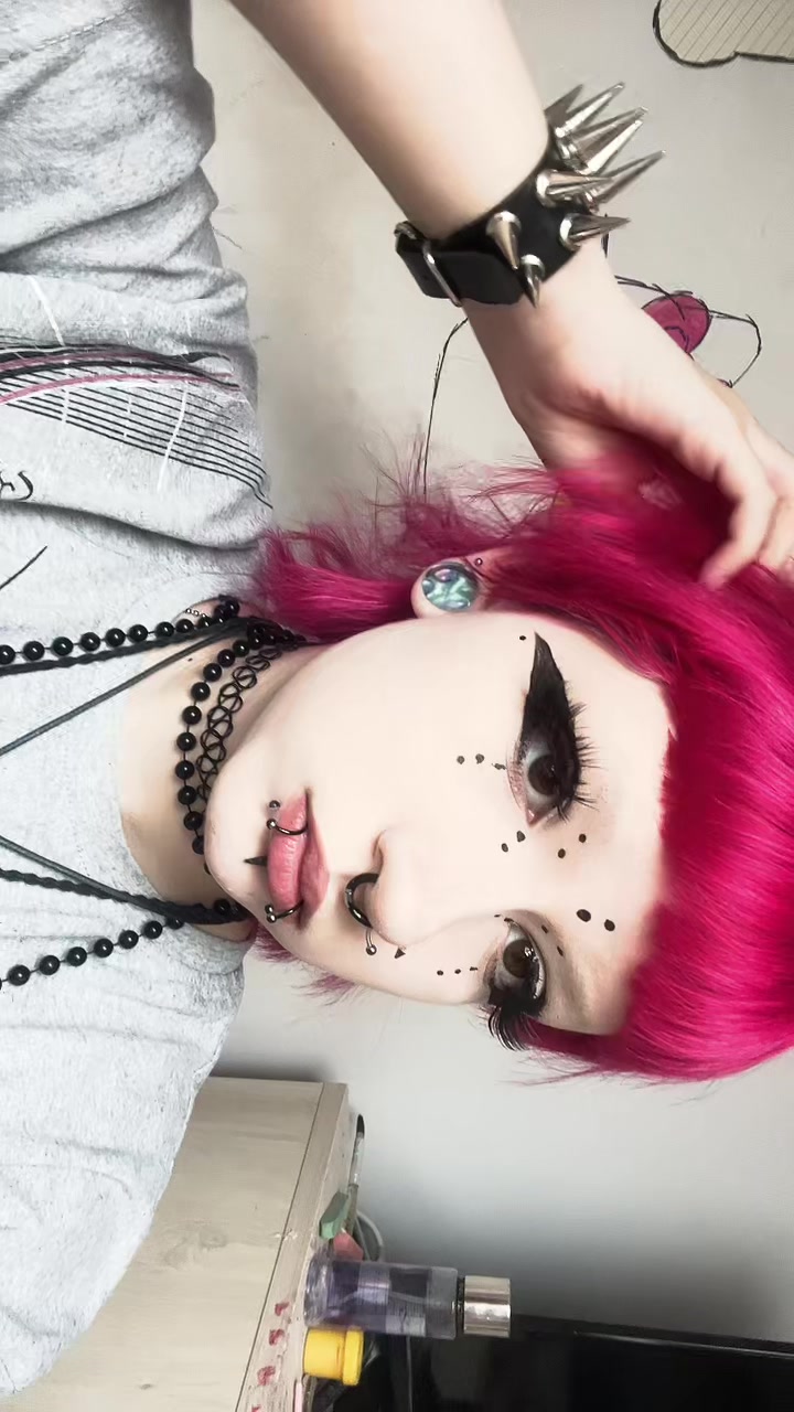 @KOᗰᑭOT ᒍᗩᑭKOᗯY🍎