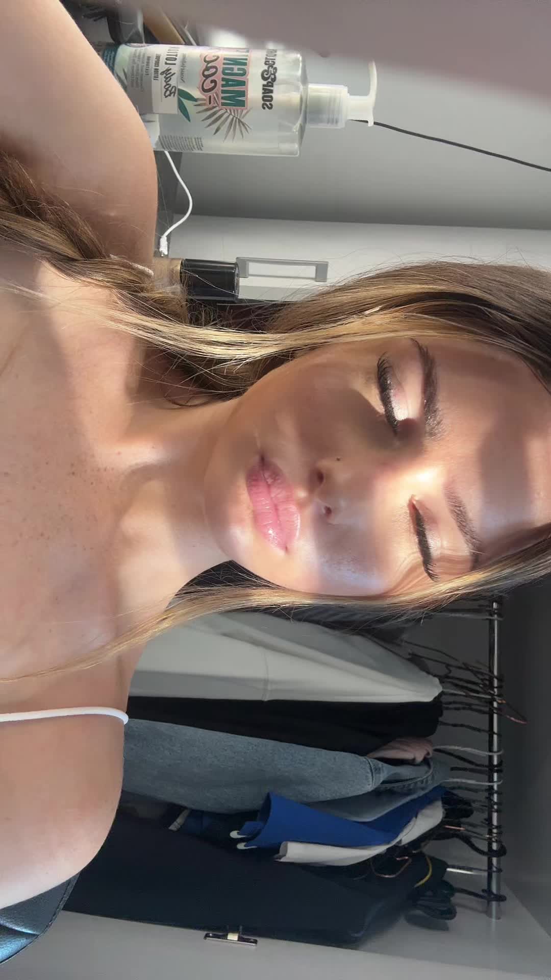 @️