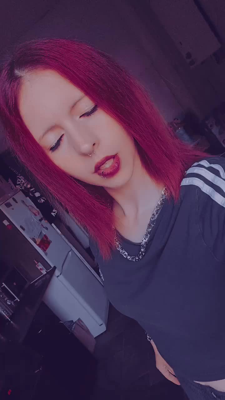 @👑𝖘𝖆𝖗𝖆𝖍👑
