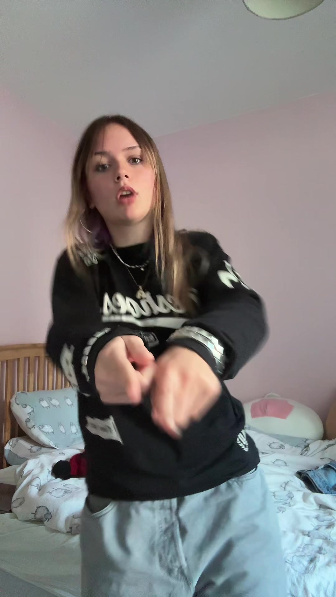 @cheazy_beans