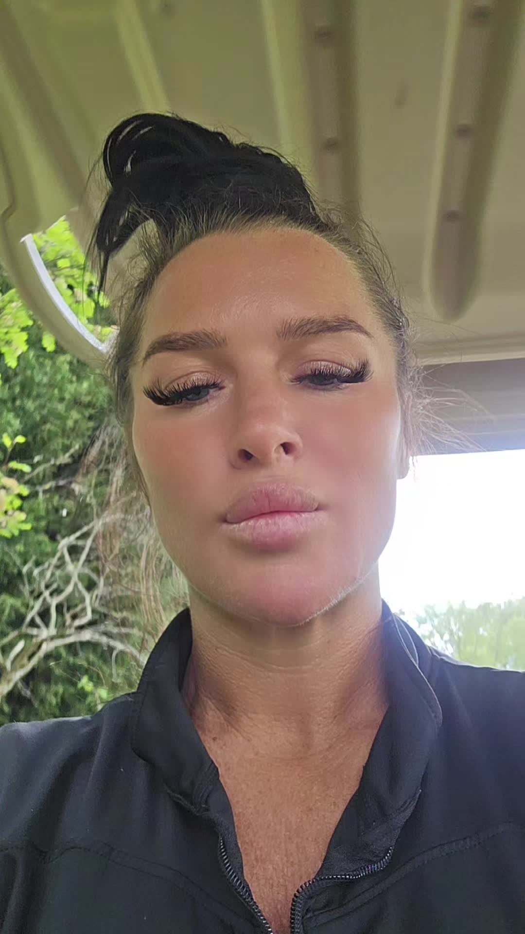 @holliebaby