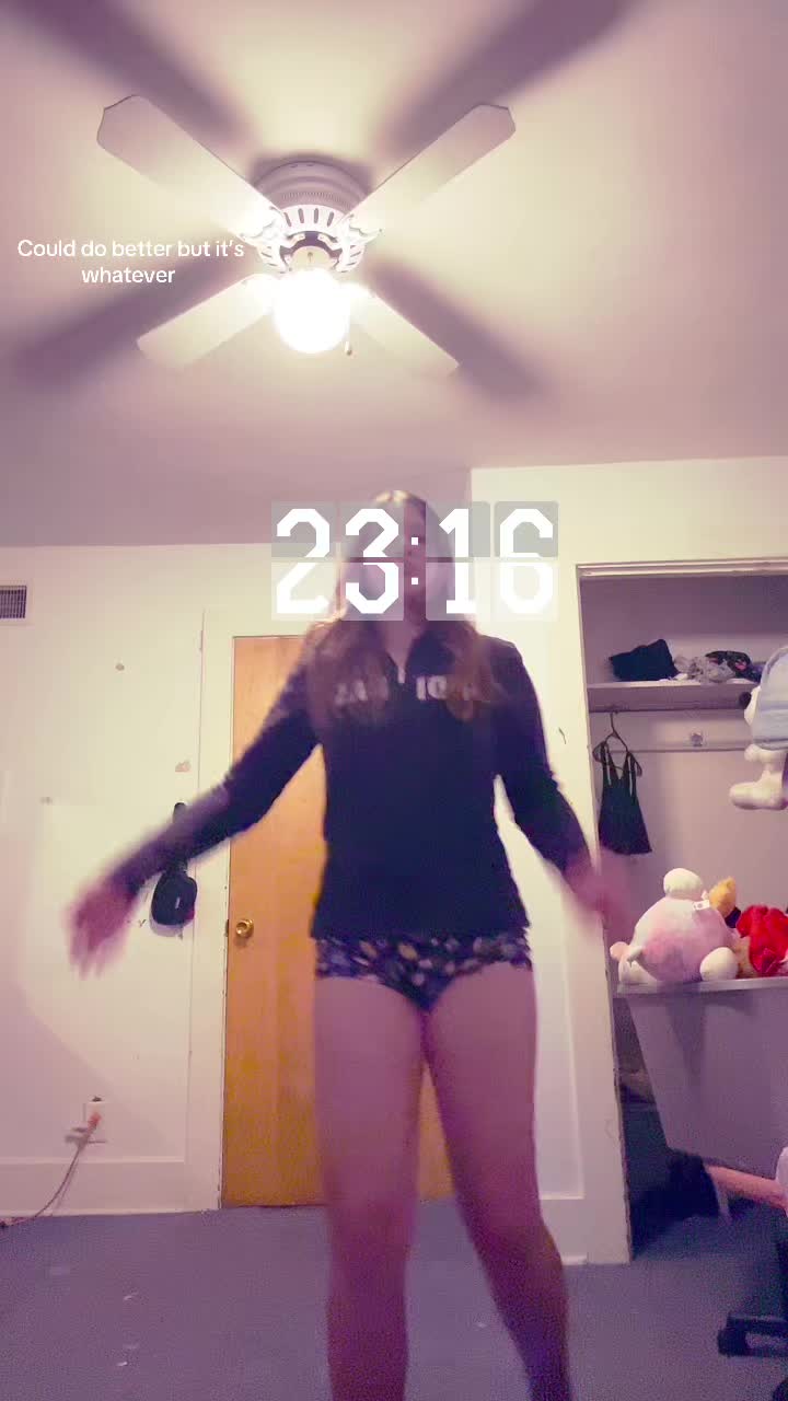 @chloedagoat77