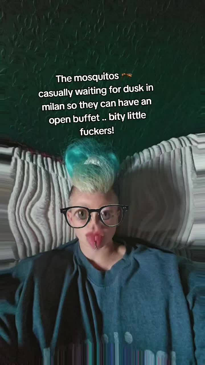 @Blue_haired_Barbie