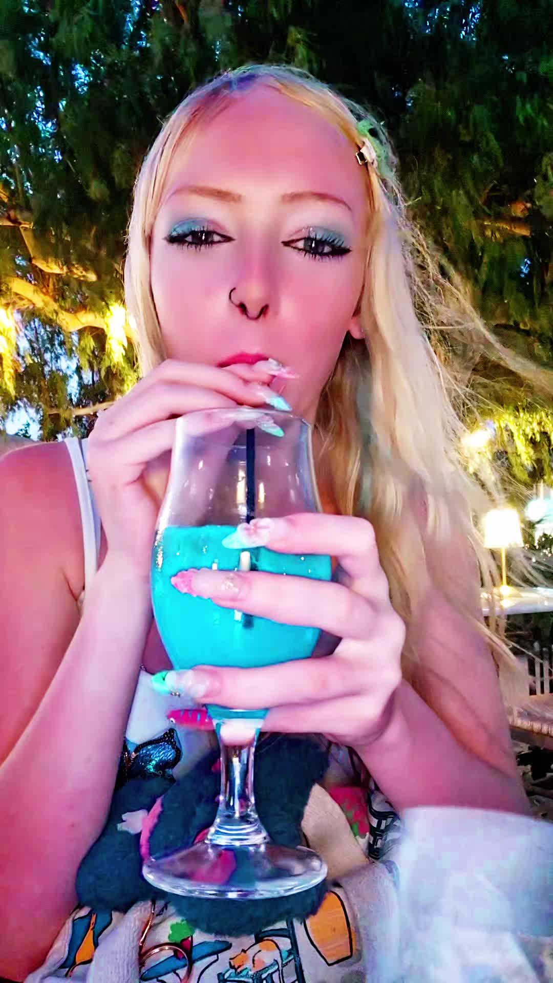 @️
