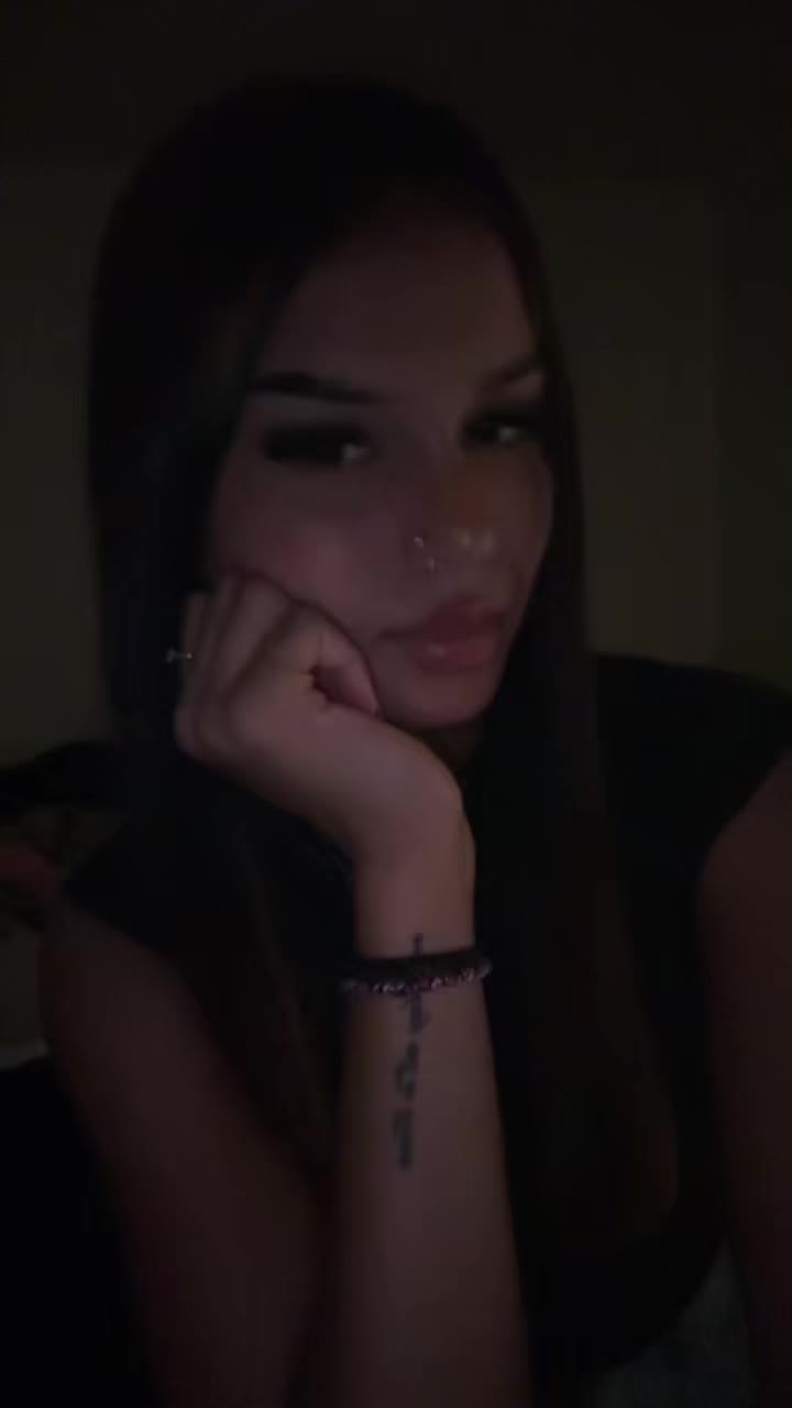 @𝑁𝑎𝑛𝑎 🧸