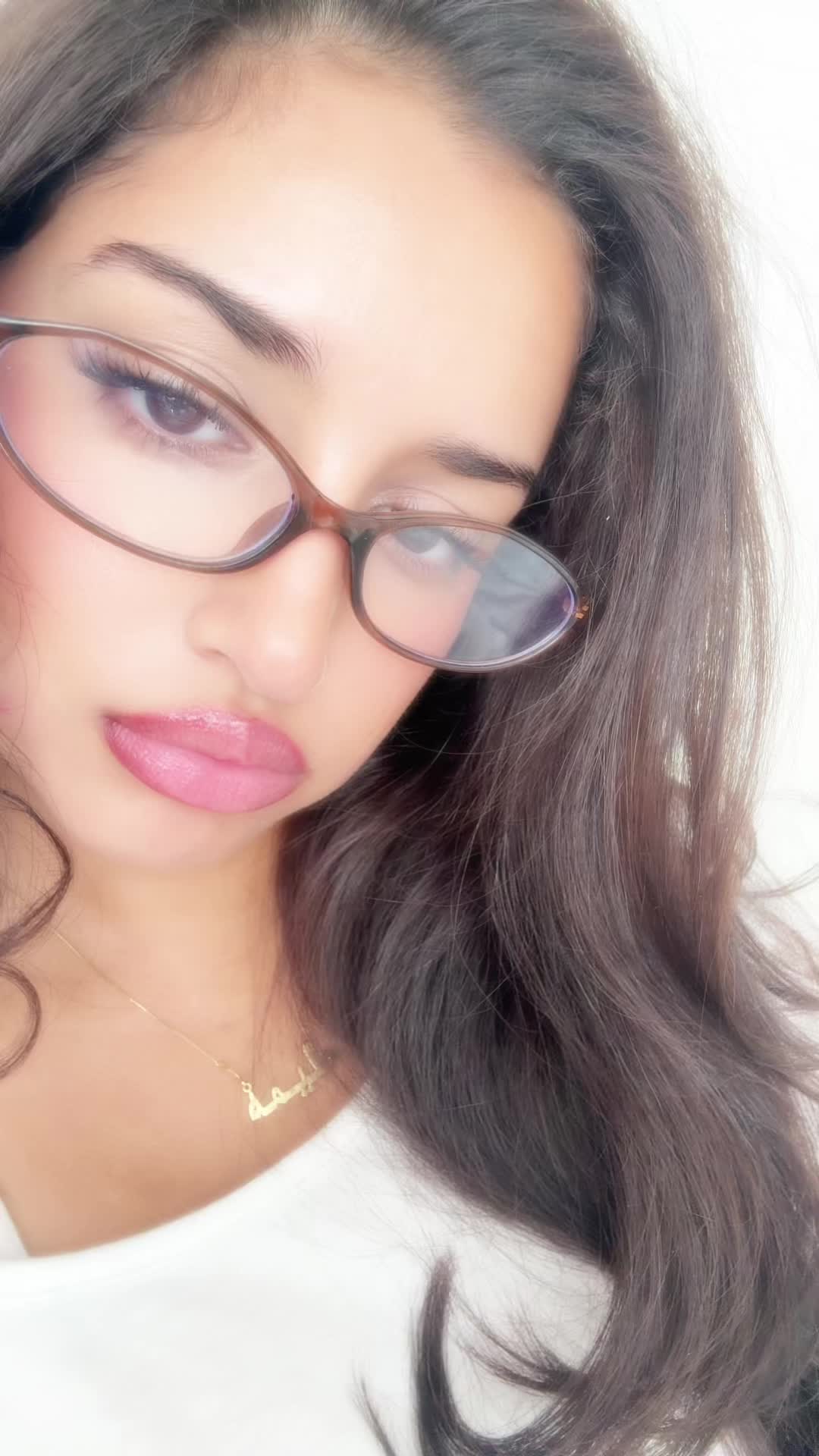@H B