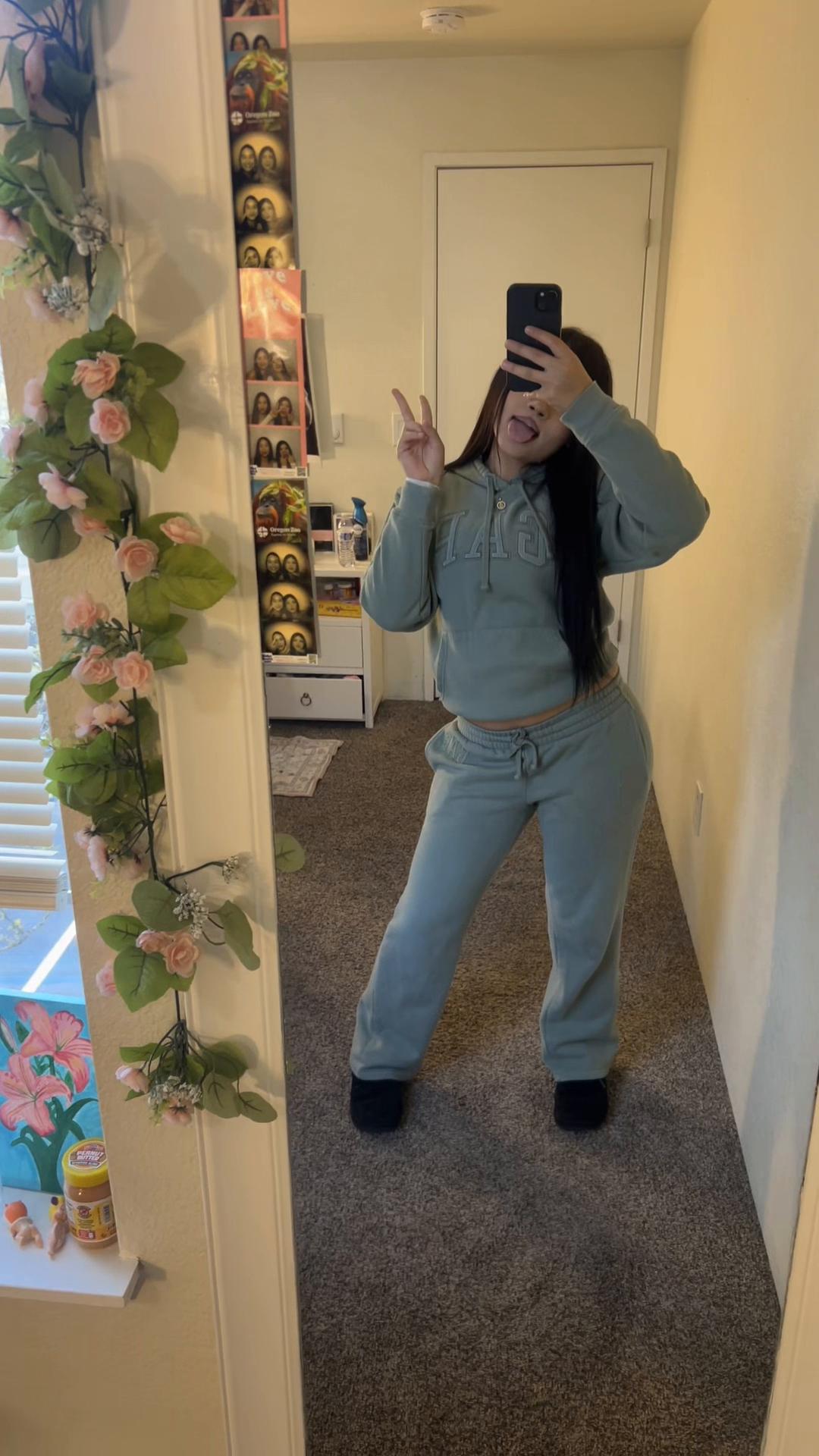 @𝓜𝓮𝓵𝓲