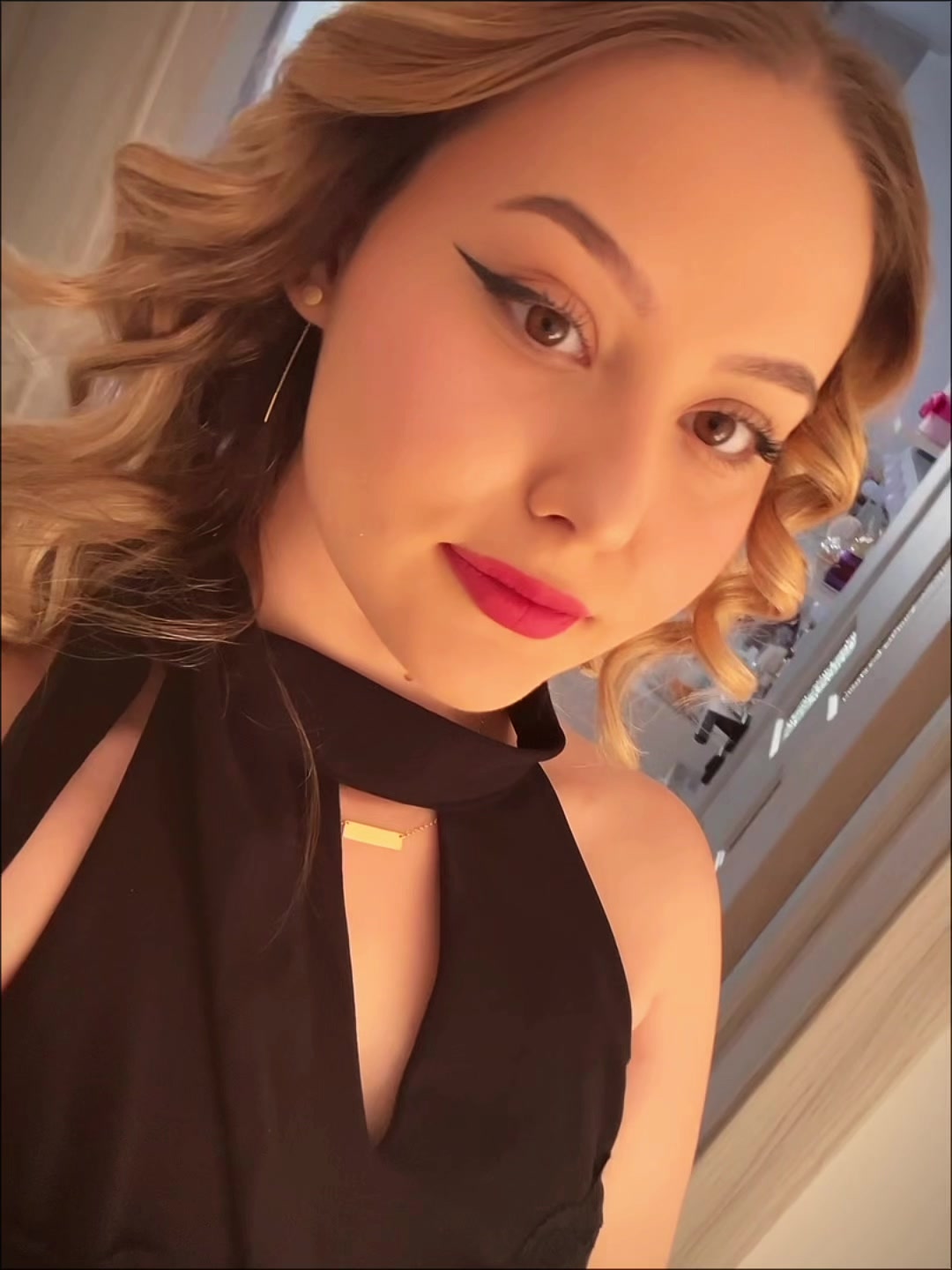 @👸🏼