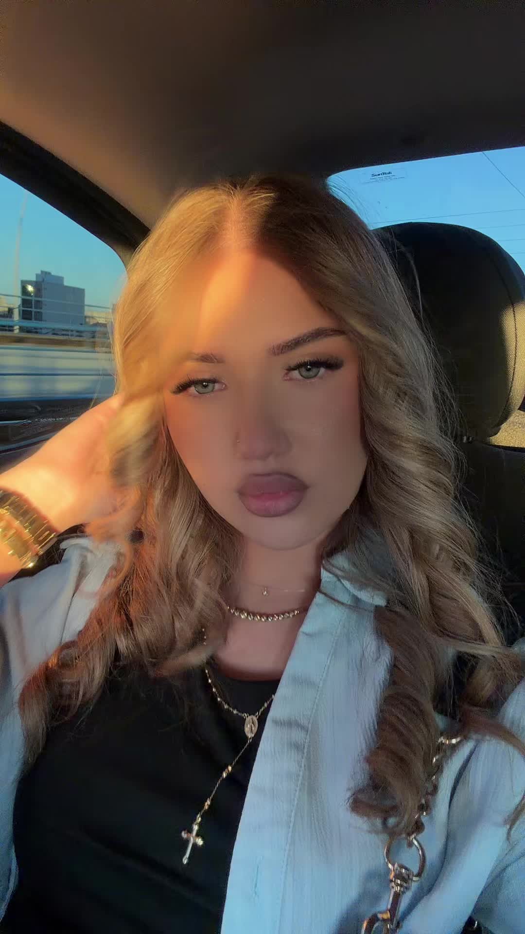@👧🏼