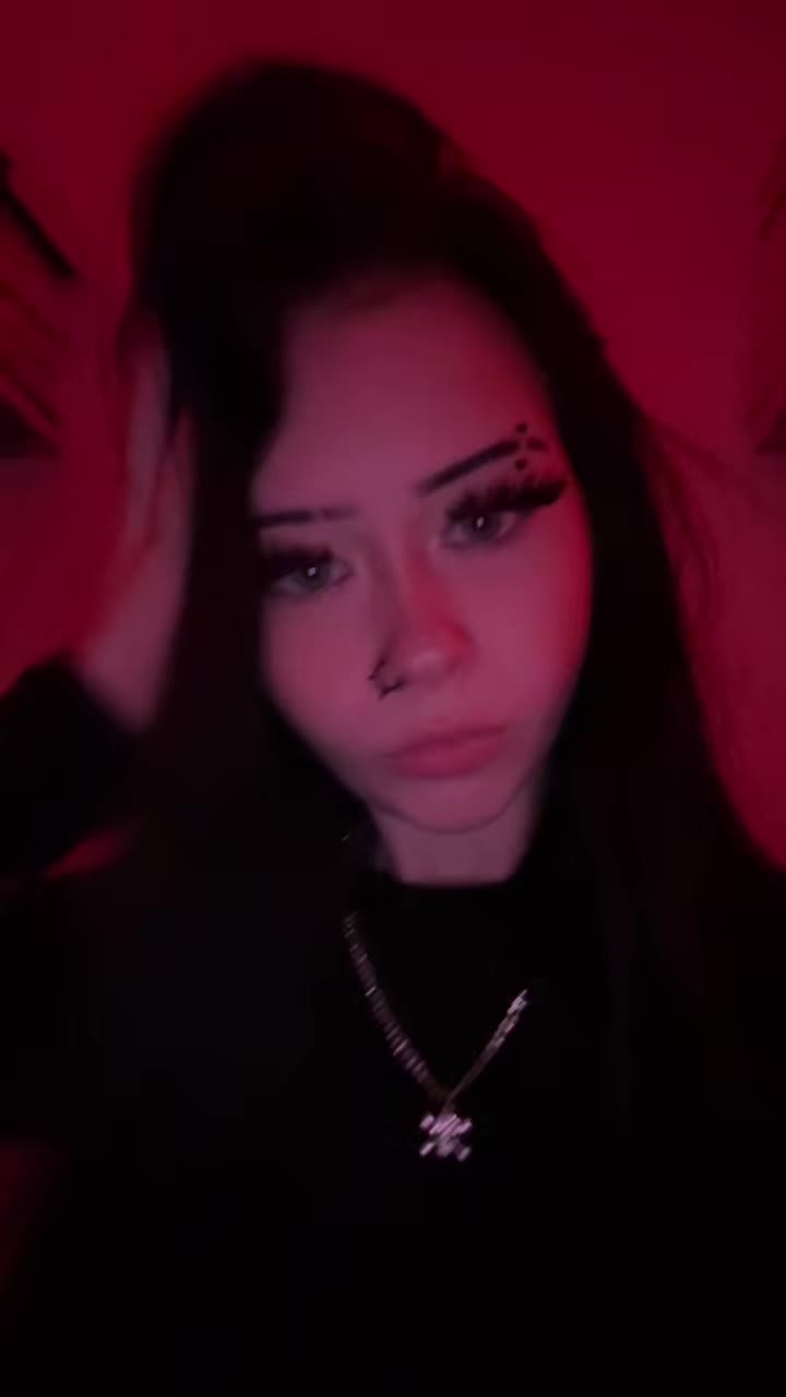 @Millie🕸️