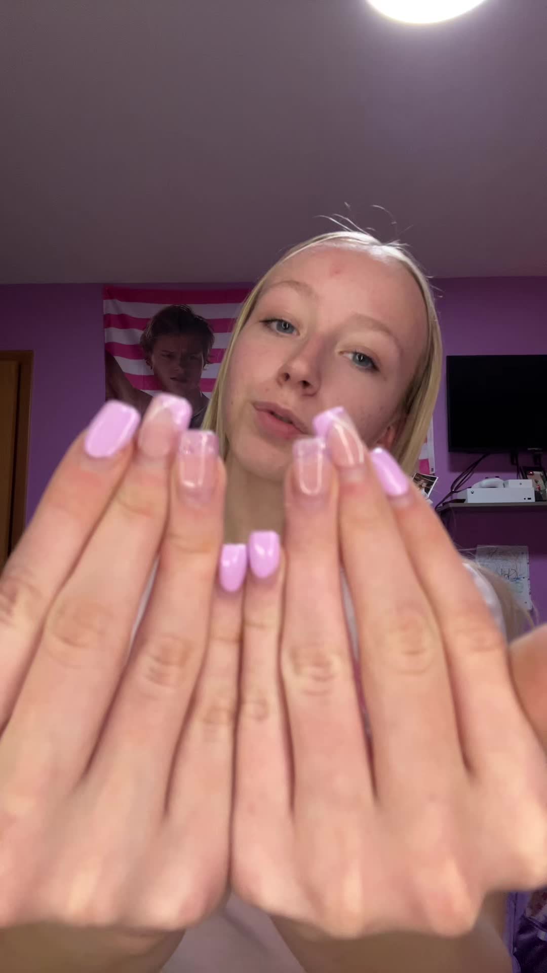 @Chloe