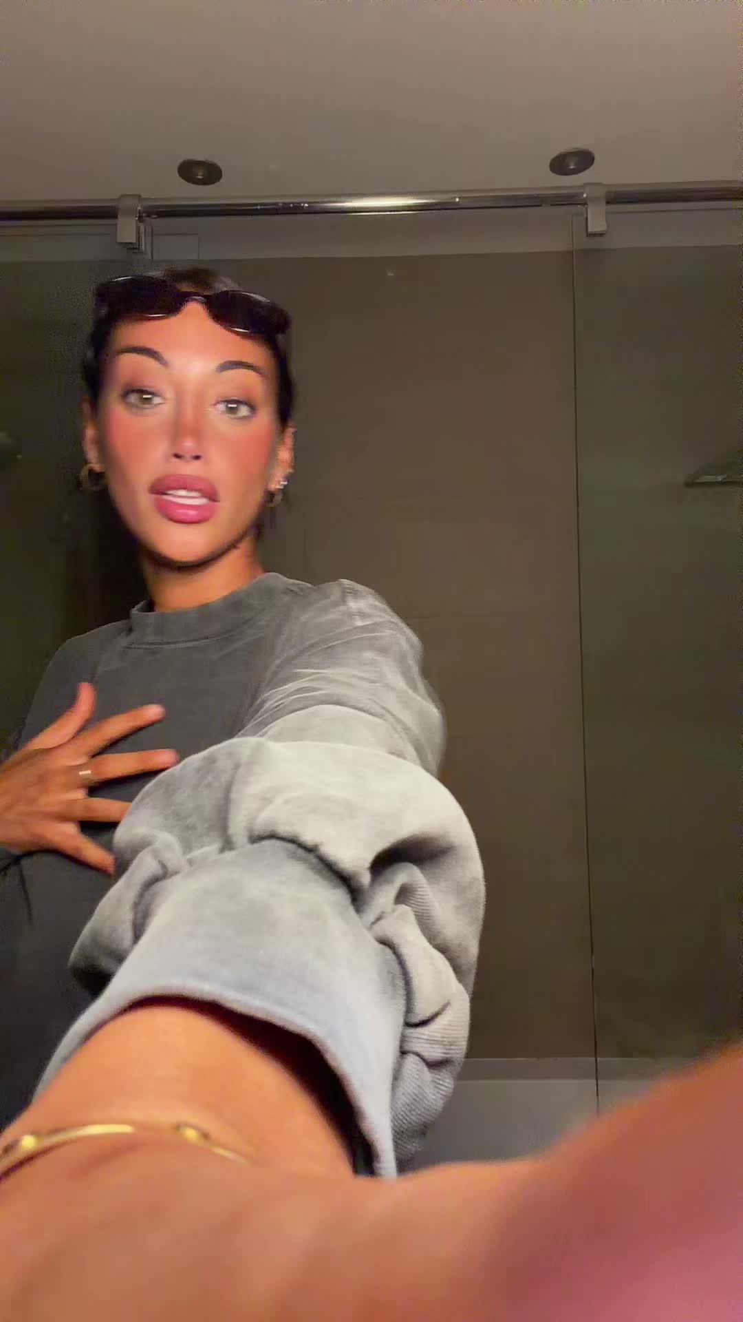 @LIA MIZRAHI
